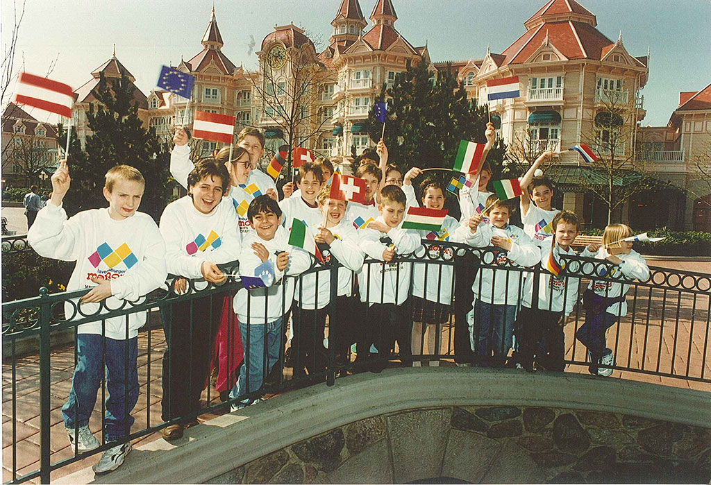 Foto di gruppo ad Euro Disneyland